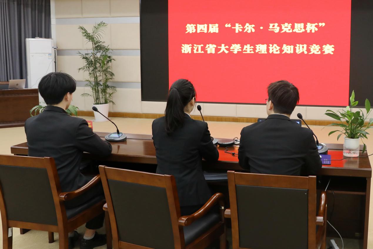 aad62111320af4eedb9e21530672d10